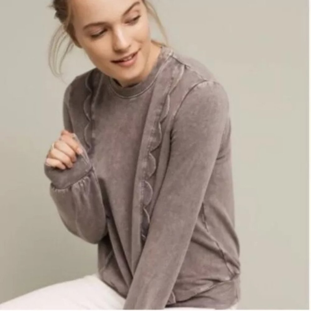 ANTHRO Eri + Ali Weckerlie Scalloped Sweatshirt